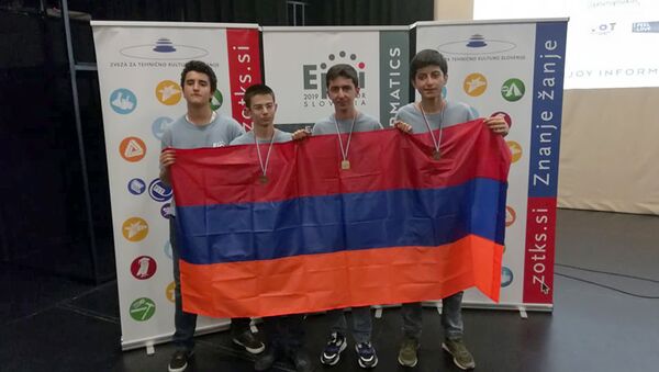 Армянские школьники выиграли медали на 3-й Международной олимпиаде по информатике (август 2019). Марибор, Словения - Sputnik Արմենիա