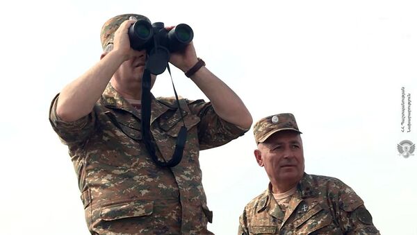Начальник Генштаба ВС Армении Артак Давтян на юго-восточной границе (2 сентября 2019). Армения - Sputnik Արմենիա