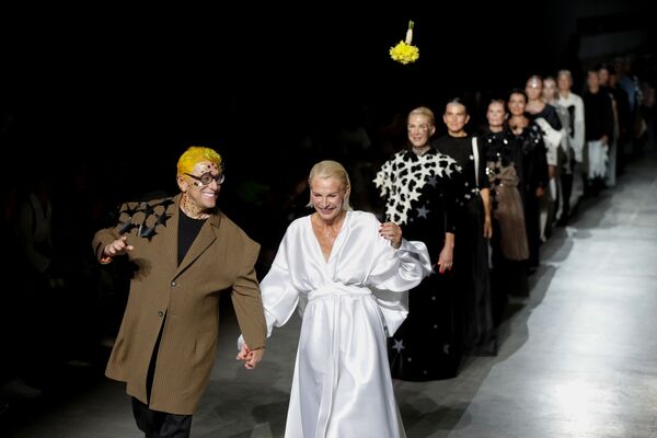 Մոդելները ներկայացնում են ուկրաինացի դիզայներ Մարինա Ռիբալկոյի ստեղծագործությունները Ukrainian Fashion Week ժամանակ, Կիև - Sputnik Արմենիա