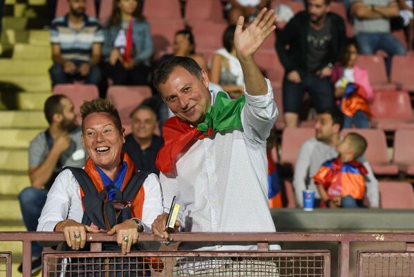 Իտալիայի հավաքականի երկրպագուները՝ Հայաստան-Իտալիա հանդիպումից առաջ - Sputnik Արմենիա