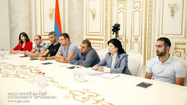Представители общины Джермук на встрече с премьер-министром Армении (6 сентября 2019). Еревaн - Sputnik Արմենիա