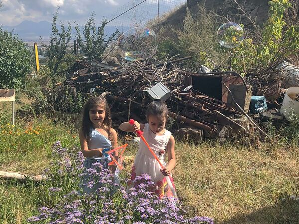 «Փաշինյանն ինձ նվեր է ուղարկել». ի՞նչ է ստացել 7-ամյա Նունեն ծննդյան օրը. տեսանյութ «Փաշինյանն ինձ նվեր է ուղարկել». ի՞նչ է ստացել 7-ամյա Նունեն ծննդյան օրը. տեսանյութ - Sputnik Արմենիա