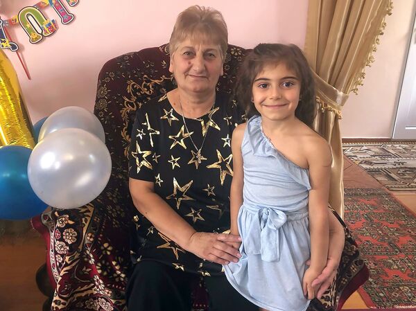 «Փաշինյանն ինձ նվեր է ուղարկել». ի՞նչ է ստացել 7-ամյա Նունեն ծննդյան օրը. տեսանյութ «Փաշինյանն ինձ նվեր է ուղարկել». ի՞նչ է ստացել 7-ամյա Նունեն ծննդյան օրը. տեսանյութ - Sputnik Արմենիա