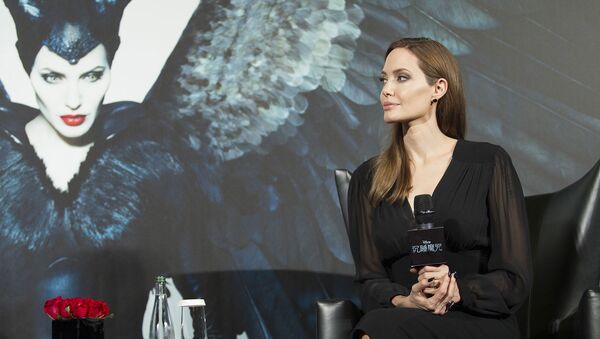 Анджелина Джоли на пресс-конференции фильма Малефисента (3 июня 2014). Шанхай - Sputnik Армения