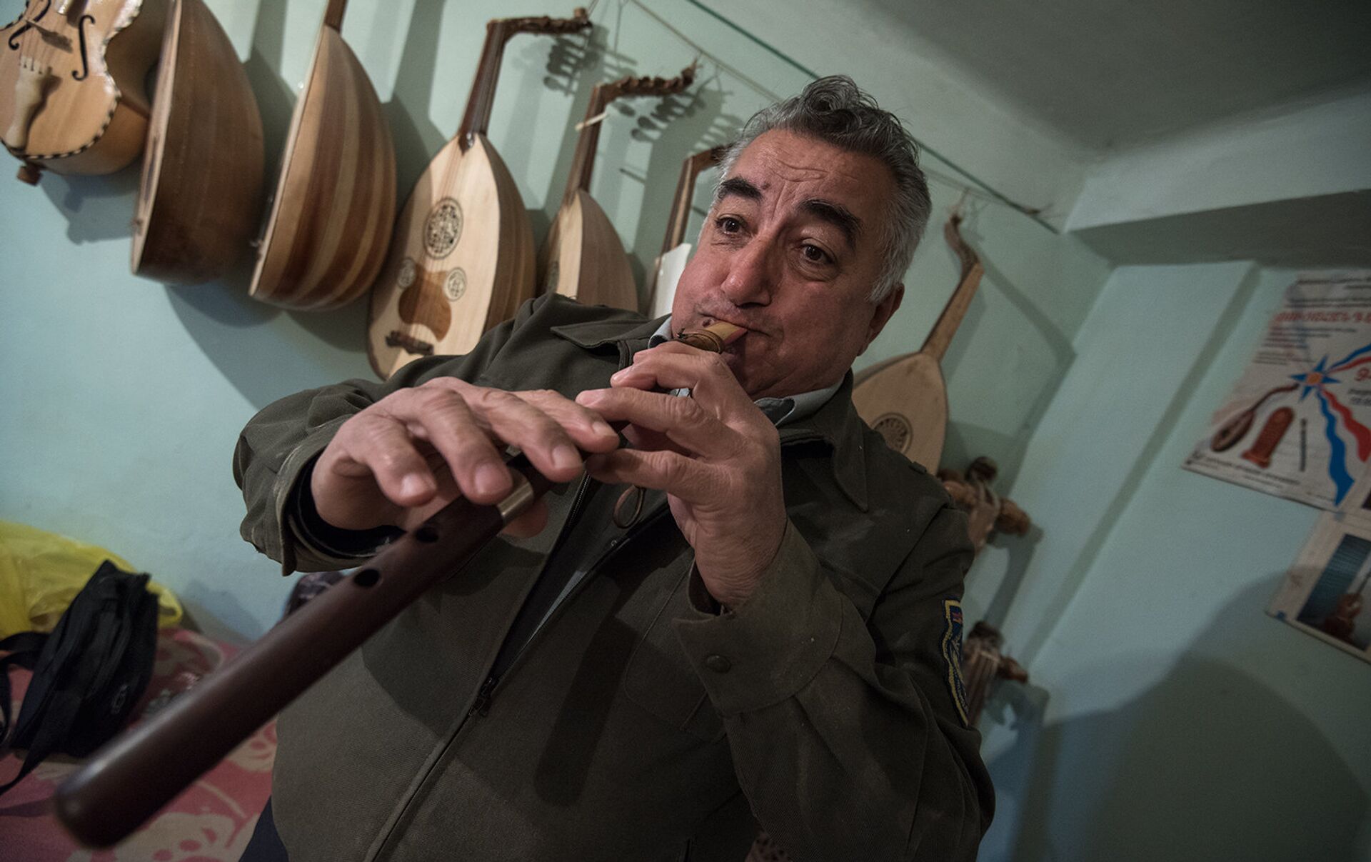 Армянский дудук (духовой инструмент)