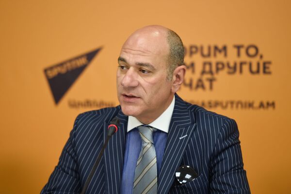 Ծիծեռնակաբերդում 105 ռոյալներ կնվագեն`ի հիշատակ Հայոց ցեղասպանության 105-րդ տարելիցի Ծիծեռնակաբերդում 105 ռոյալներ կնվագեն`ի հիշատակ Հայոց ցեղասպանության 105-րդ տարելիցի - Sputnik Արմենիա
