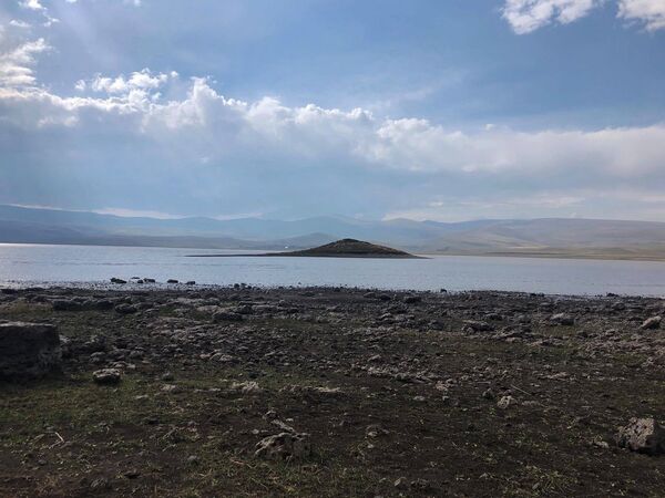 Հավքն իր թևով, օձն իր պորտով այսուհետ չի կարողանա թաքուն մուտք գործել «Արփի լիճ» Հավքն իր թևով, օձն իր պորտով այսուհետ չի կարողանա թաքուն մուտք գործել «Արփի լիճ» - Sputnik Արմենիա