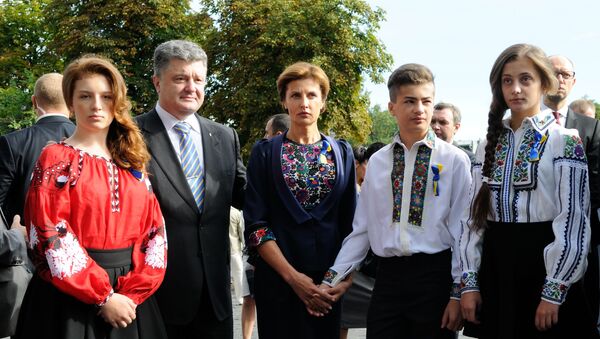 Экс-президент Украины Петр Порошенко с семьей - Sputnik Армения
