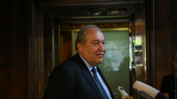 Президент Армен Саркисян отвечает на вопросы журналистов во время форума по кибербезопасности (25 сентября 2019). Рим - Sputnik Արմենիա