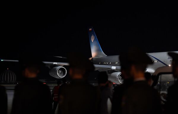Իրանի նախագահի ինքնաթիռը «Զվարթնոց» օդանավակայանում - Sputnik Արմենիա