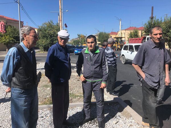 Բողոքի ակցիա Գյումրիում. բնակիչները պատրաստվում են երկար ժամանակով փակել փողոցը Բողոքի ակցիա Գյումրիում. բնակիչները պատրաստվում են երկար ժամանակով փակել փողոցը - Sputnik Արմենիա