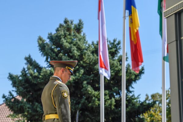 Պատվո պահակախմբի զինվորը`ՀՀ նախագահի նստավայրի մոտ - Sputnik Արմենիա
