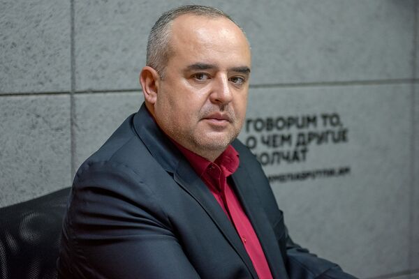 Ի՞նչ կապ կա վարչապետի բառապաշարի, ԱԺ ծեծկռտուքի և փաստաբանի տան վրա հարձակման միջև Ի՞նչ կապ կա վարչապետի բառապաշարի, ԱԺ ծեծկռտուքի և փաստաբանի տան վրա հարձակման միջև - Sputnik Արմենիա