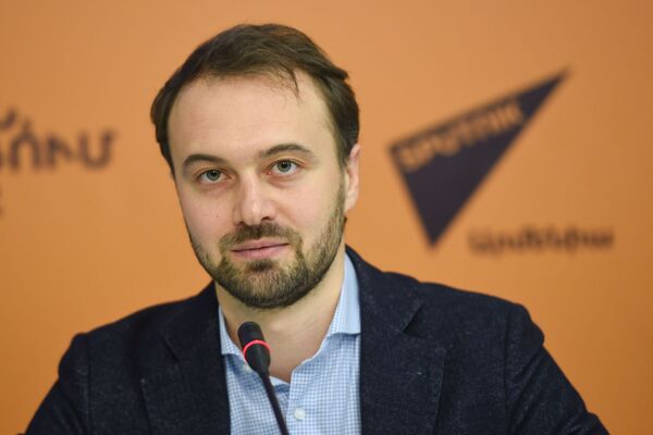 Быть счастливым и богатым։ армянским школьникам расскажут и покажут возможности VR/AR Быть счастливым и богатым։ армянским школьникам расскажут и покажут возможности VR/AR - Sputnik Армения