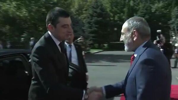 Վրաստանի վարչապետը ժամանեց Երևան. նրան դիմավորեց Փաշինյանը. տեսանյութ Վրաստանի վարչապետը ժամանեց Երևան. նրան դիմավորեց Փաշինյանը. տեսանյութ - Sputnik Արմենիա