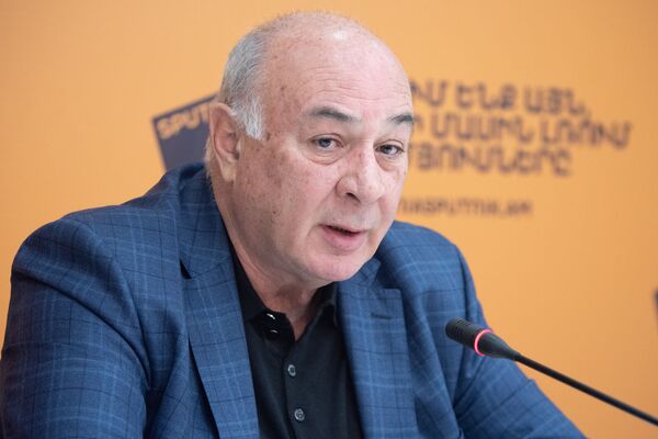 Ստուգումներ սննդի կետերում և 5 հազար տոննա տեխնիկական աղ. ո՞վ է ուզում թունավորել հայերին Ստուգումներ սննդի կետերում և 5 հազար տոննա տեխնիկական աղ. ո՞վ է ուզում թունավորել հայերին - Sputnik Արմենիա