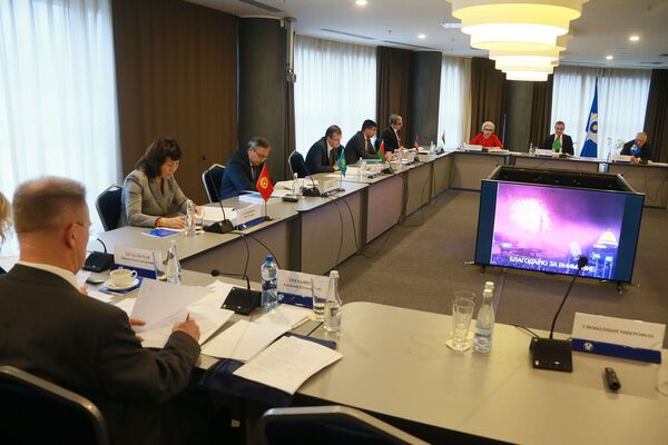 Пока другие страны лишь строили: фасад павильона Армении на ВДНХ нужно срочно спасать Пока другие страны лишь строили: фасад павильона Армении на ВДНХ нужно срочно спасать - Sputnik Армения