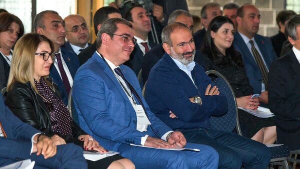Премьер-министр Никол Пашинян принял участие в «Семинаре по стратегическому планированию» в Гюмри, организованном Комитетом государственных доходов - Sputnik Армения