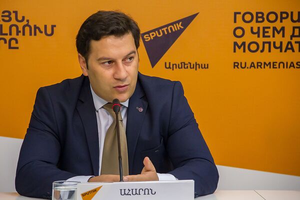 Армянский батальон в Сирии - эксперт предостерегает от фейковой информации Армянский батальон в Сирии - эксперт предостерегает от фейковой информации - Sputnik Армения