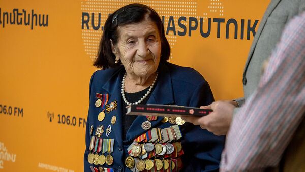 Победитель конкурса видеороликов Москва, я люблю тебя!, ветеран ВОВ Розалия Абгарян - Sputnik Армения