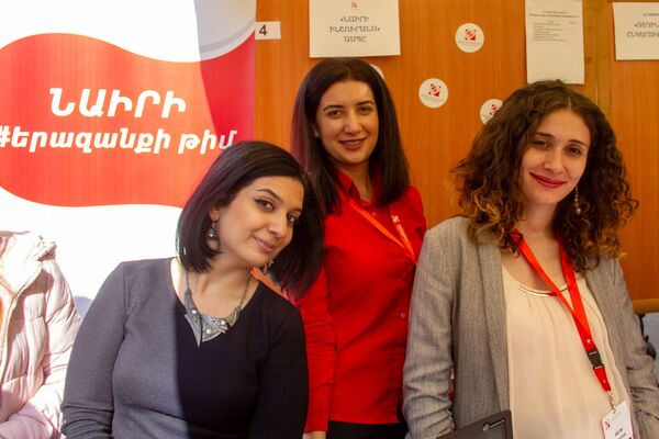 Ավելի քան 300 աշխատատեղ` ուսանողների համար. կայացավ աշխատանքի տոնավաճառը Ավելի քան 300 աշխատատեղ` ուսանողների համար. կայացավ աշխատանքի տոնավաճառը - Sputnik Արմենիա