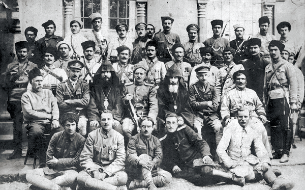 Андраник Озанян со своим войском в Эчмиадзине, 1919г. Андраник Озанян со своим войском в Эчмиадзине, 1919г. - Sputnik Армения