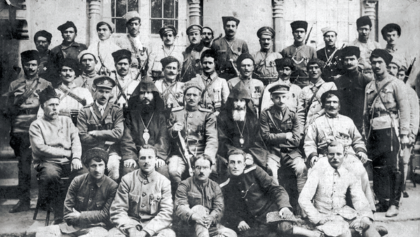 Андраник Озанян со своим войском в Эчмиадзине, 1919г. - Sputnik Армения