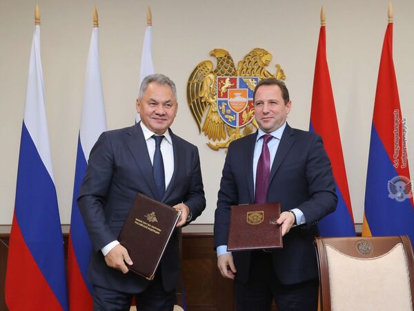 Ստորագրվել է ՀՀ և ՌԴ պաշտպանության նախարարությունների համագործակցության 2020 թ. ծրագիրը Ստորագրվել է ՀՀ և ՌԴ պաշտպանության նախարարությունների համագործակցության 2020 թ. ծրագիրը - Sputnik Արմենիա