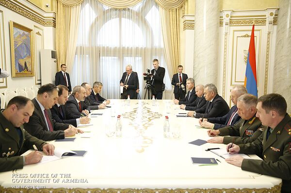 Պաշտպանության ոլորտում համագործակցությունն ակտիվ է. Փաշինյանն ընդունել է Շոյգուին Պաշտպանության ոլորտում համագործակցությունն ակտիվ է. Փաշինյանն ընդունել է Շոյգուին - Sputnik Արմենիա
