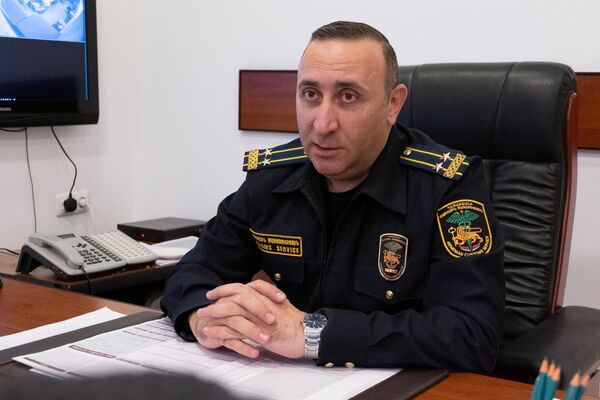 Понабрали кредитов, завезли груду железа: что творится на таможенных пунктах Армении Понабрали кредитов, завезли груду железа: что творится на таможенных пунктах Армении - Sputnik Армения