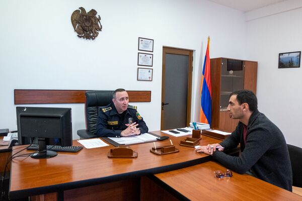 Վարկերի տակ են մտել, մեքենաներ ներկրել. ի՞նչ է կատարվում Հայաստանի մաքսակետերում Վարկերի տակ են մտել, մեքենաներ ներկրել. ի՞նչ է կատարվում Հայաստանի մաքսակետերում - Sputnik Արմենիա