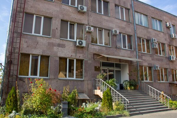 Тайна малахита, или Армянская рыба оказалась чистой в Ереване, да непригодной для России Тайна малахита, или Армянская рыба оказалась чистой в Ереване, да непригодной для России - Sputnik Армения