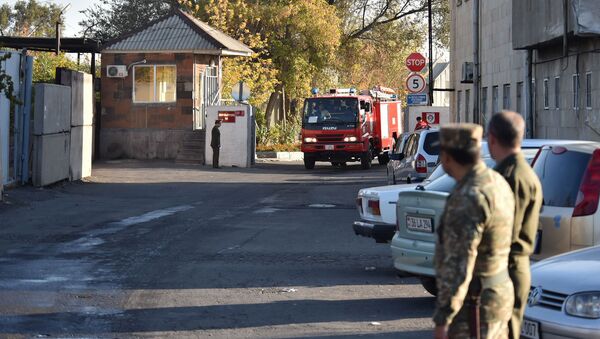 Пожарные расчеты МЧС Армении на территории аэропорта Эребуни (4 ноября 2019). Еревaн - Sputnik Արմենիա