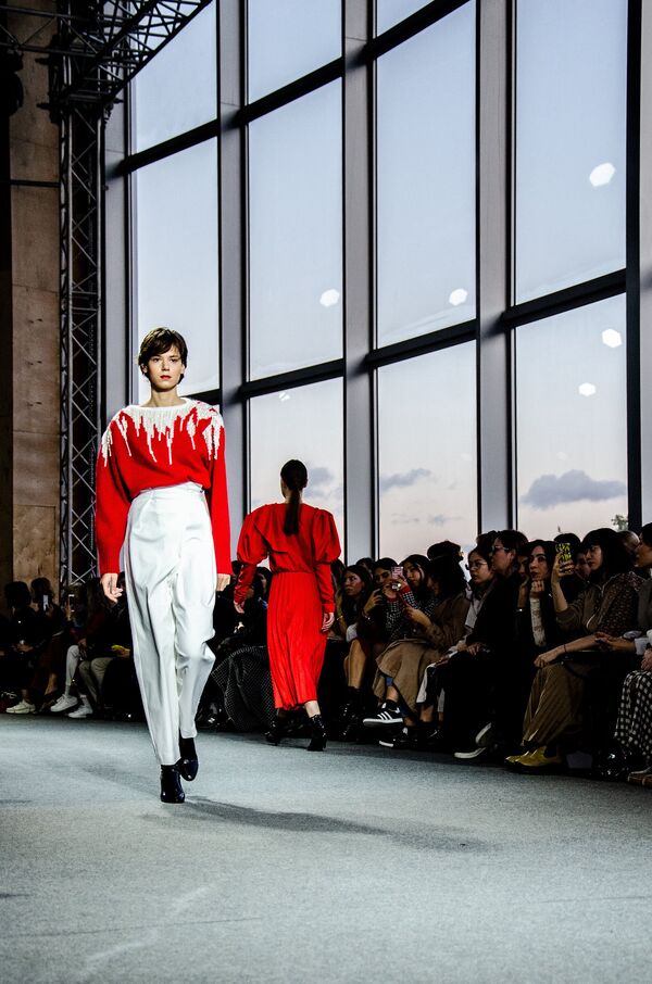 Показ бренда Dalood в рамках недели моды Mercedes-Benz Fashion Week Tbilisi (2-4 ноября 2019). Тбилиси Показ бренда Dalood в рамках недели моды Mercedes-Benz Fashion Week Tbilisi (2-4 ноября 2019). Тбилиси - Sputnik Армения