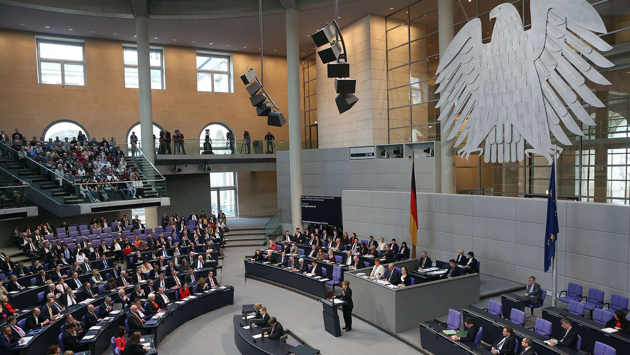 Немецкий парламент. Парламент Германии Бундестаг. Федеральный парламент ФРГ. Заседание Бундестага Германии. Парламент Германии зал заседаний.