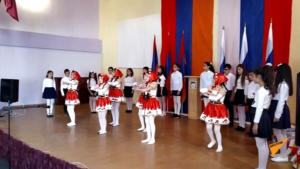 Выступление в одной из школ в Гюмри (6 ноября 2019). Гюмри - Sputnik Армения