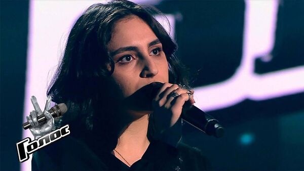 Инна Саядян исполняет «Dzayn Tur Ov Covak» во время слепых прослушиваний 8 сезона телешоу Голос - Sputnik Армения