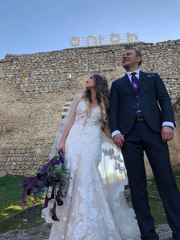 «Հարսանիք Շուշիում» օպերացիան սկսված է. Արմեն Գրիգորյանը հարսանեկան լուսանկար է հրապարակել «Հարսանիք Շուշիում» օպերացիան սկսված է. Արմեն Գրիգորյանը հարսանեկան լուսանկար է հրապարակել - Sputnik Արմենիա