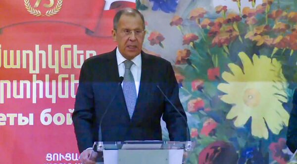 Неоценима роль армян в борьбе с нацизмом: Лавров прибыл в Армению Неоценима роль армян в борьбе с нацизмом: Лавров прибыл в Армению - Sputnik Армения