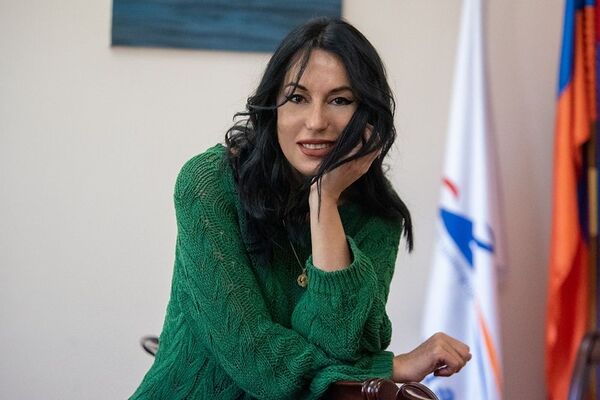«Մտերիմներիցս մեկն ինձ ասաց՝ աղջիկ ջան, ուշքի արի...». անկեղծ զրույց Նաիրա Զոհրաբյանի հետ «Մտերիմներիցս մեկն ինձ ասաց՝ աղջիկ ջան, ուշքի արի...». անկեղծ զրույց Նաիրա Զոհրաբյանի հետ - Sputnik Արմենիա