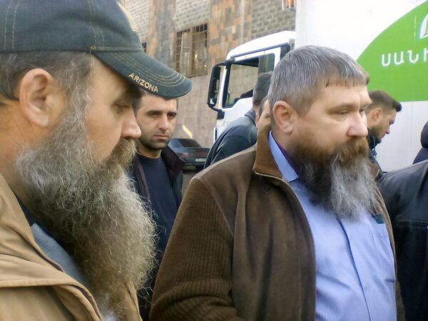 Пикет у офиса компании Санитек Пикет у офиса компании Санитек - Sputnik Արմենիա