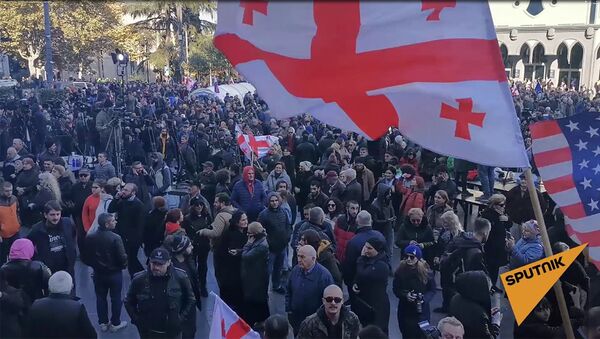 Протесты в Тбилиси, 17.11.2019 - колонны оппозиции идут к парламенту - Sputnik Армения