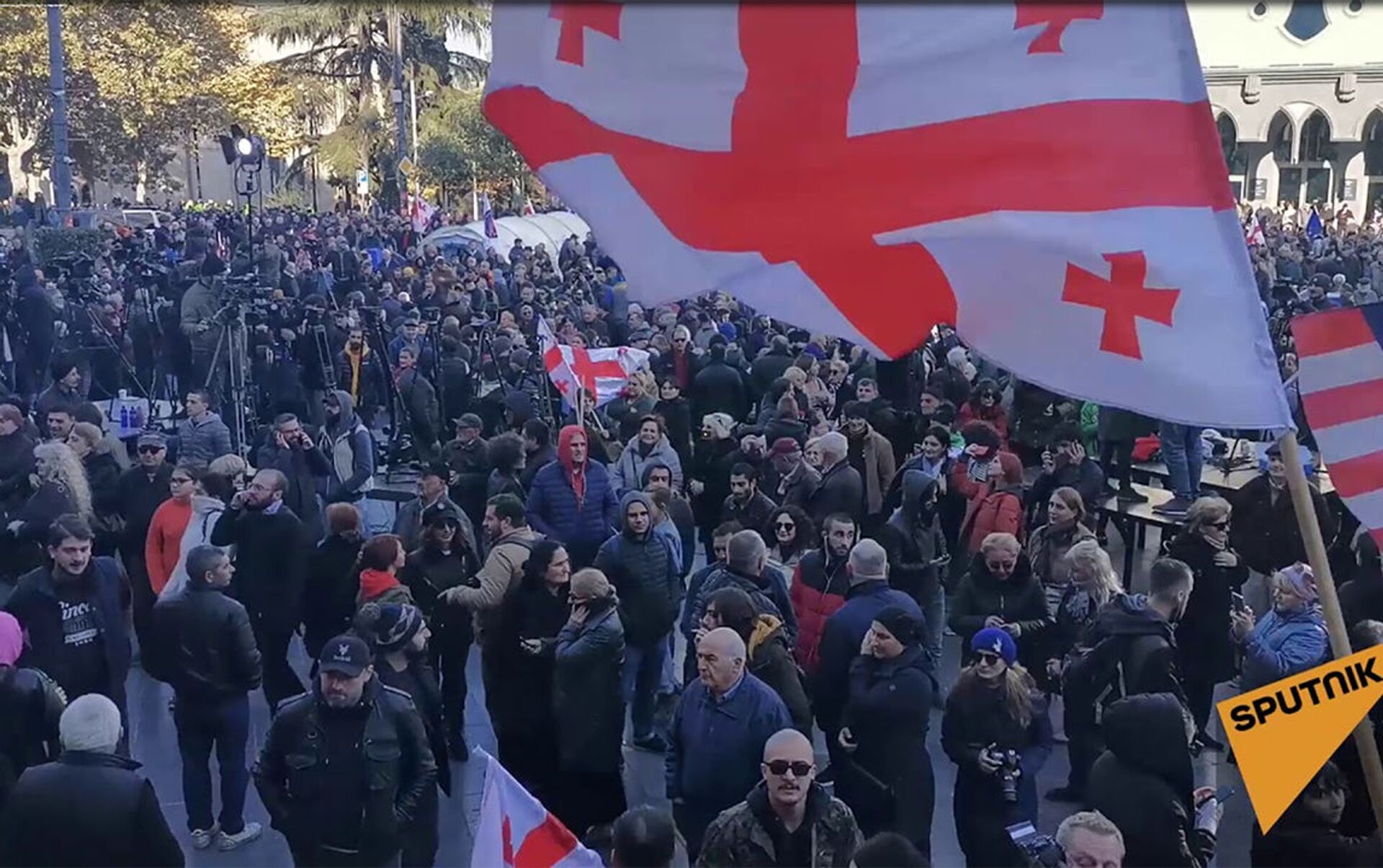 Спутник тбилиси. Революция в Грузии. Митинг в Тбилиси. Многотысячные манифестации на площади свободы в Тбилиси.