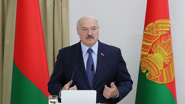 Александр Лукашенко в Академии управления при Президенте Республики Беларусь - Sputnik Армения