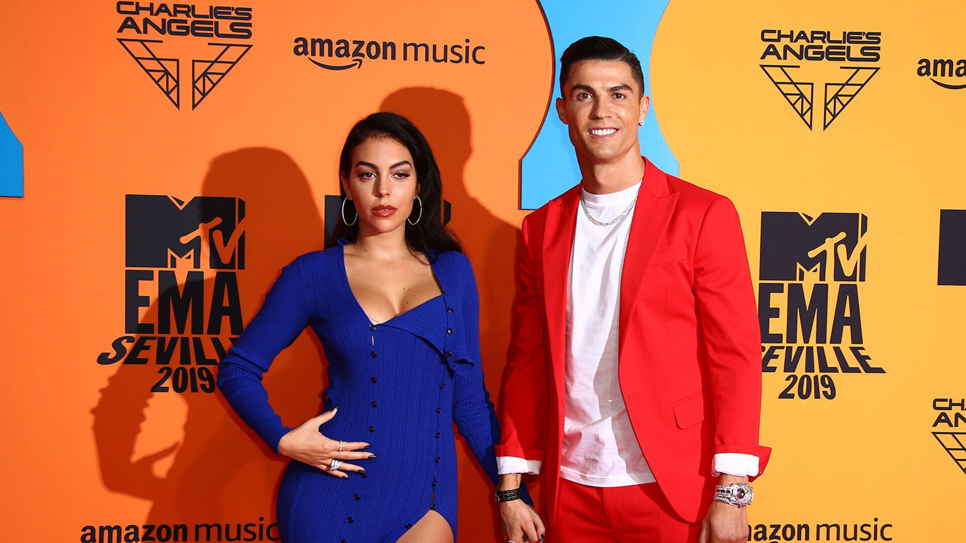 Криштиану Роналду и Джорджина Родригес прибывают на European MTV Awards в Севилье (3 ноября 2019). Испания - Sputnik Армения, 1920, 30.05.2021