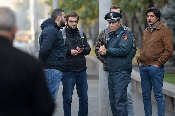 Движение Рестарт требует от СНБ Армении защиты от атак в соцсетях Движение Рестарт требует от СНБ Армении защиты от атак в соцсетях - Sputnik Армения
