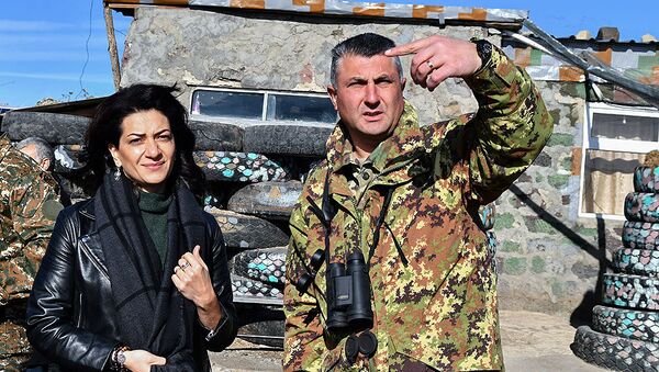 Анна Акопян посетила армяно-азербайджанскую границу (26 ноября 2019). Армения - Sputnik Արմենիա
