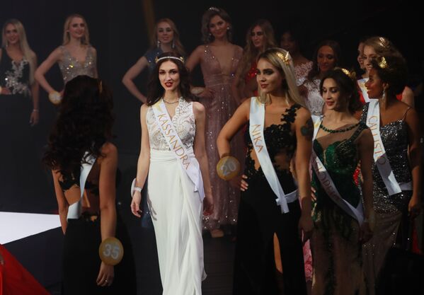 Участницы финала международного конкурса Miss Fashion 2019 – GODDESS OF THE UNIVERSE в концертном зале Vegas City Hall в Москве - Sputnik Армения