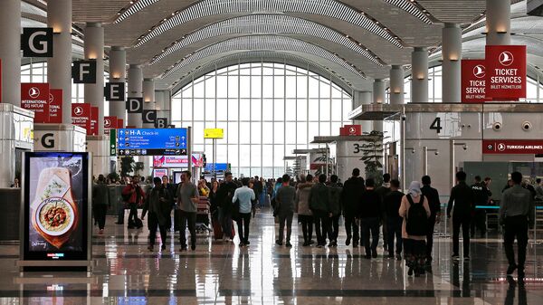 Пассажиры в аэропорту имени Ататюрка (6 апреля 2019). Стамбул - Sputnik Արմենիա