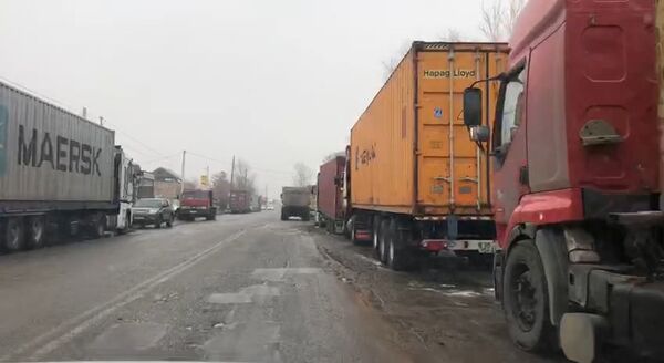 Очереди и кражи? Что на самом деле происходит на таможне в Гюмри Очереди и кражи? Что на самом деле происходит на таможне в Гюмри - Sputnik Армения
